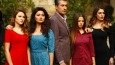 Nurgül Yeşilçay ve Erkan Petekkaya'nın dizisi Paramparça 3 ülkede daha yayınlanacak!